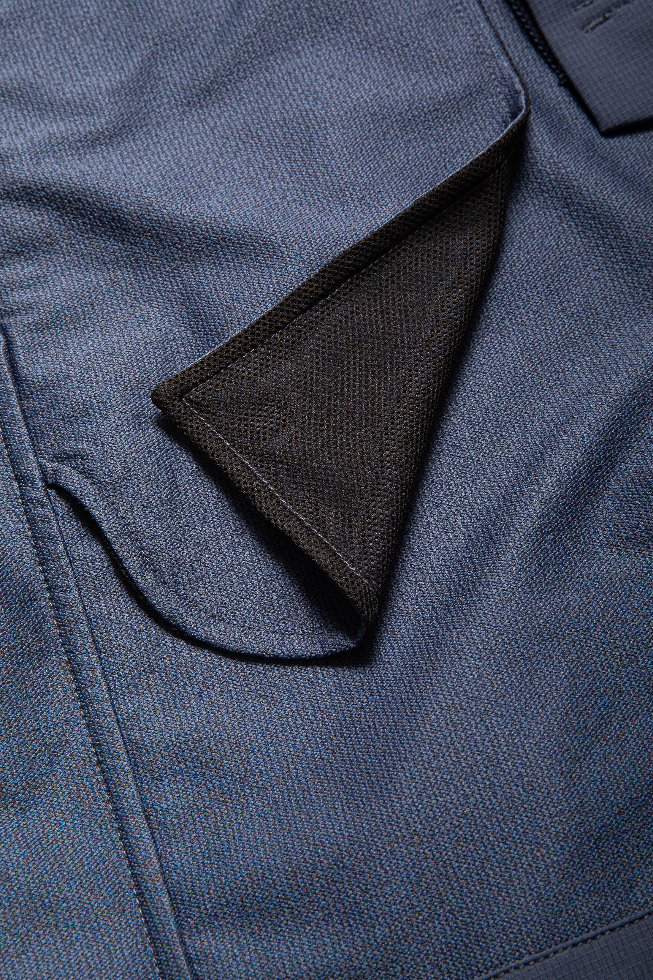 WANDERER HYBRID SHORT