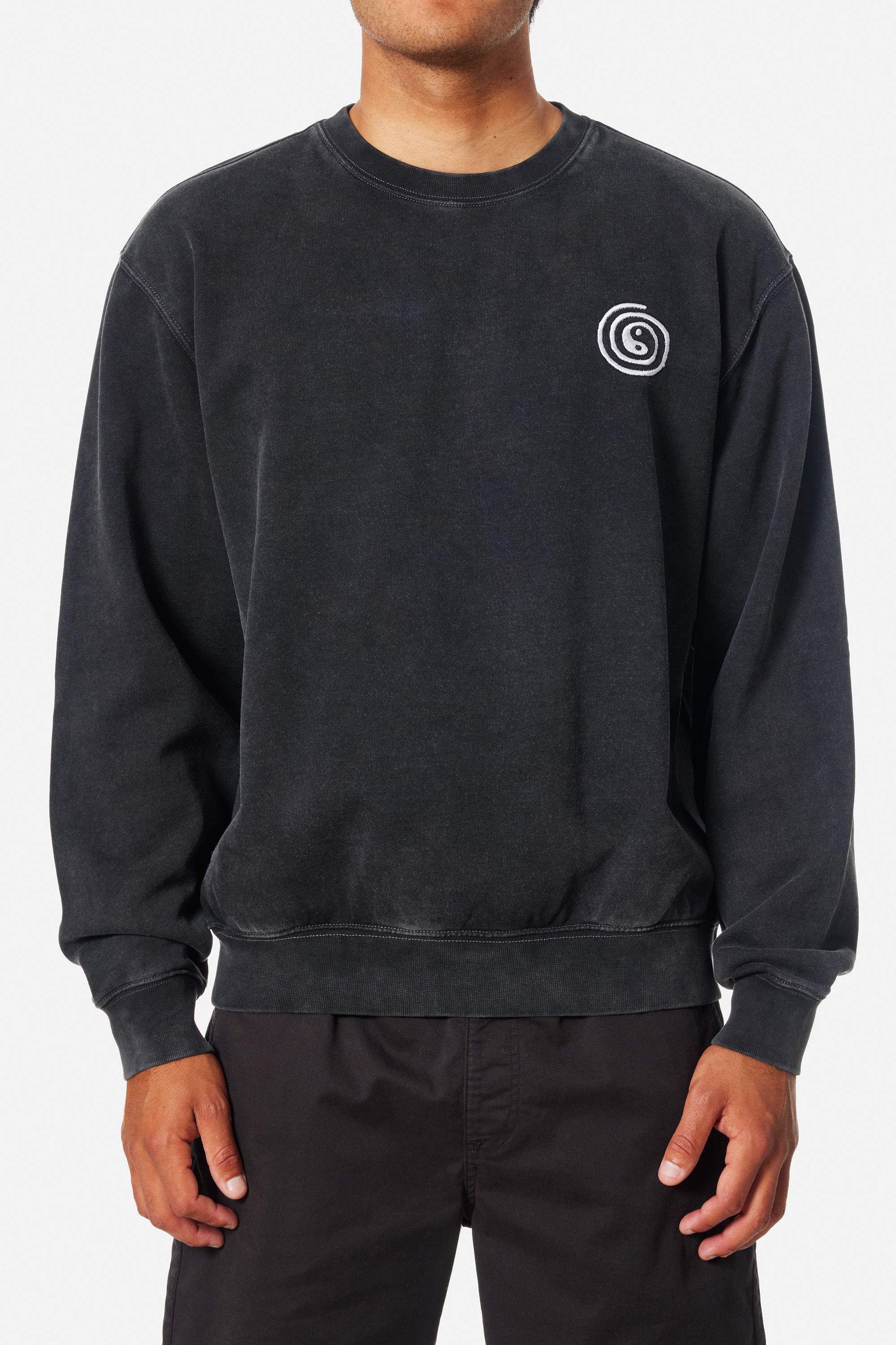 SWIRL EMBROIDERED CREWNECK