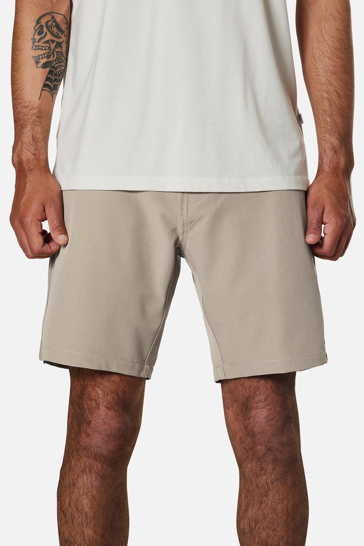 WANDERER HYBRID SHORT