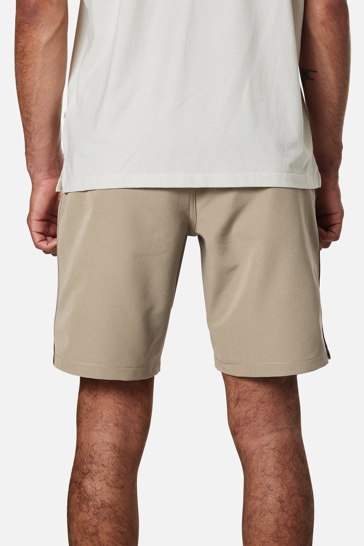 WANDERER HYBRID SHORT