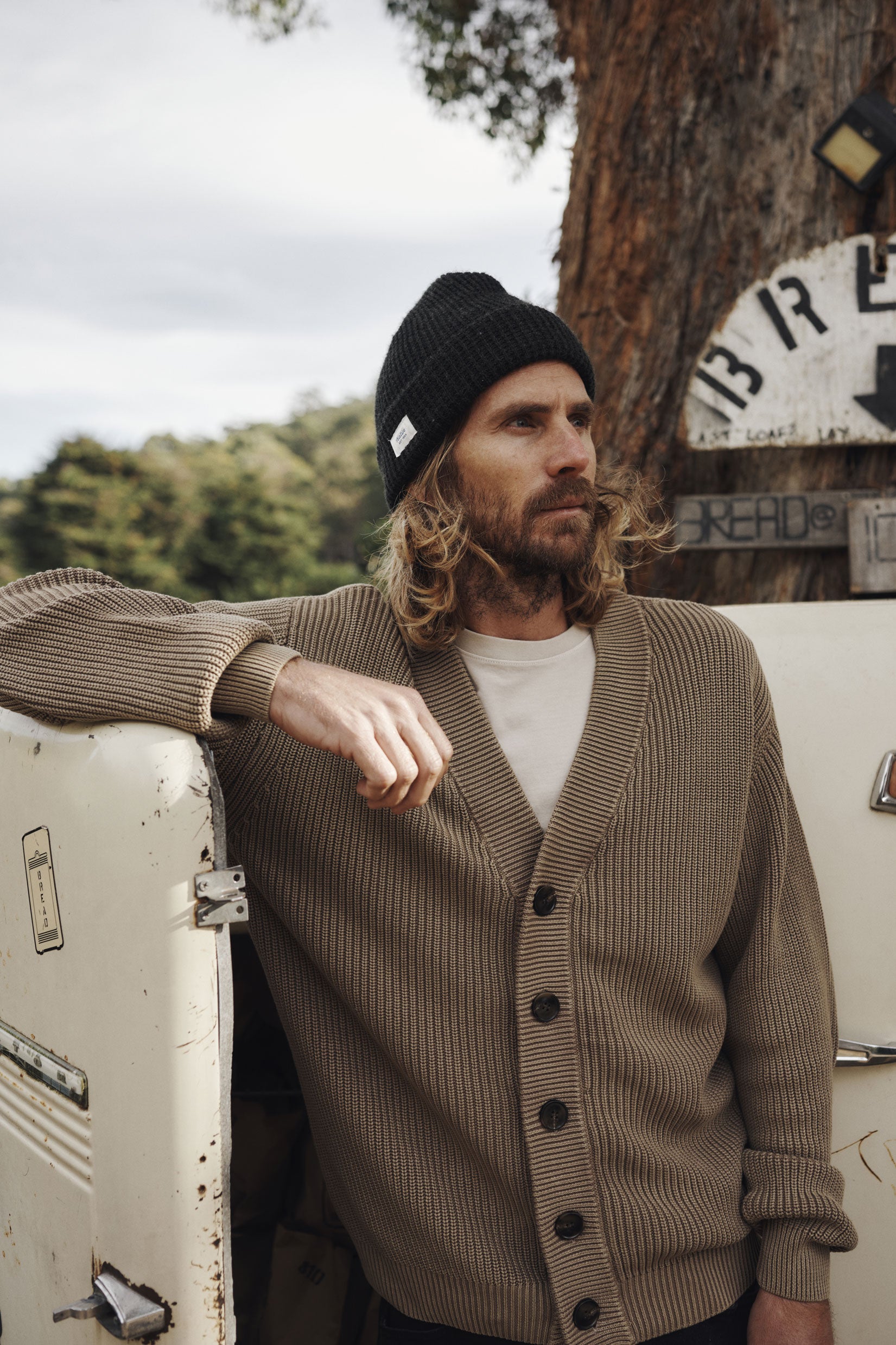 GALLANT CARDIGAN SWEATER