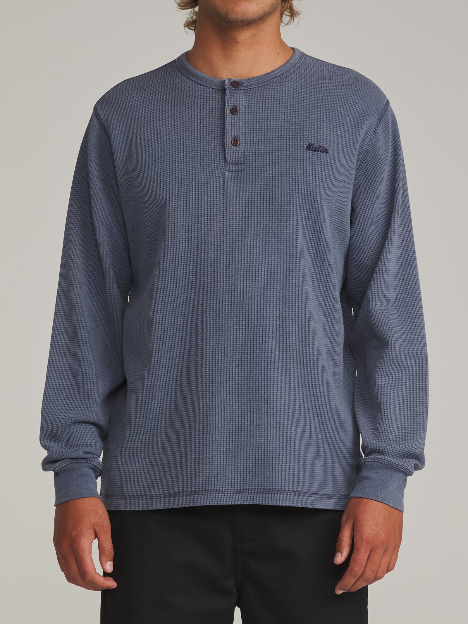 Katin fa26 basic knits mesa thermal washed blue vintage wash on model 01 front