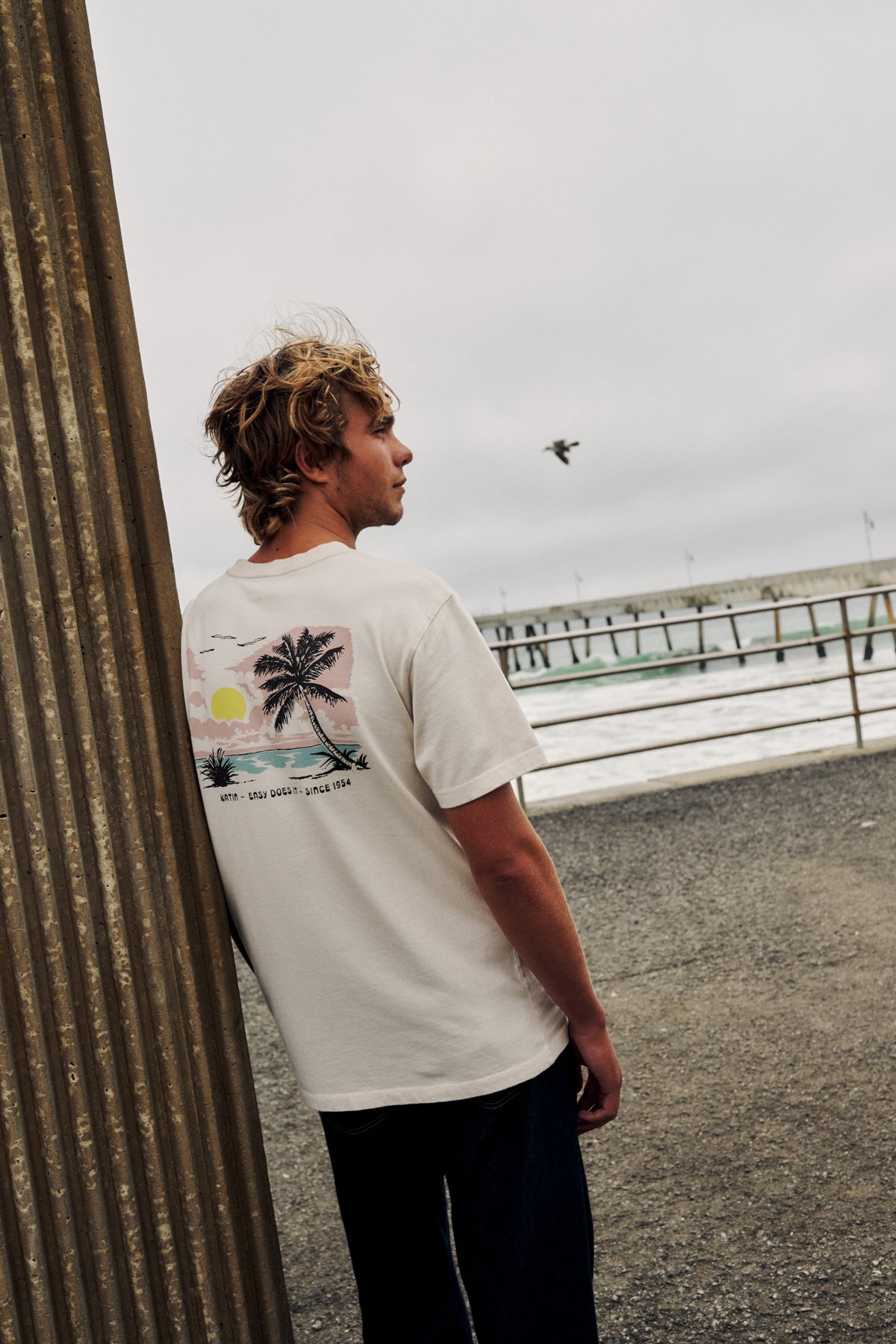 Katin fa26 graphic ss tees bien tee vintage white lifestyle frame 0101