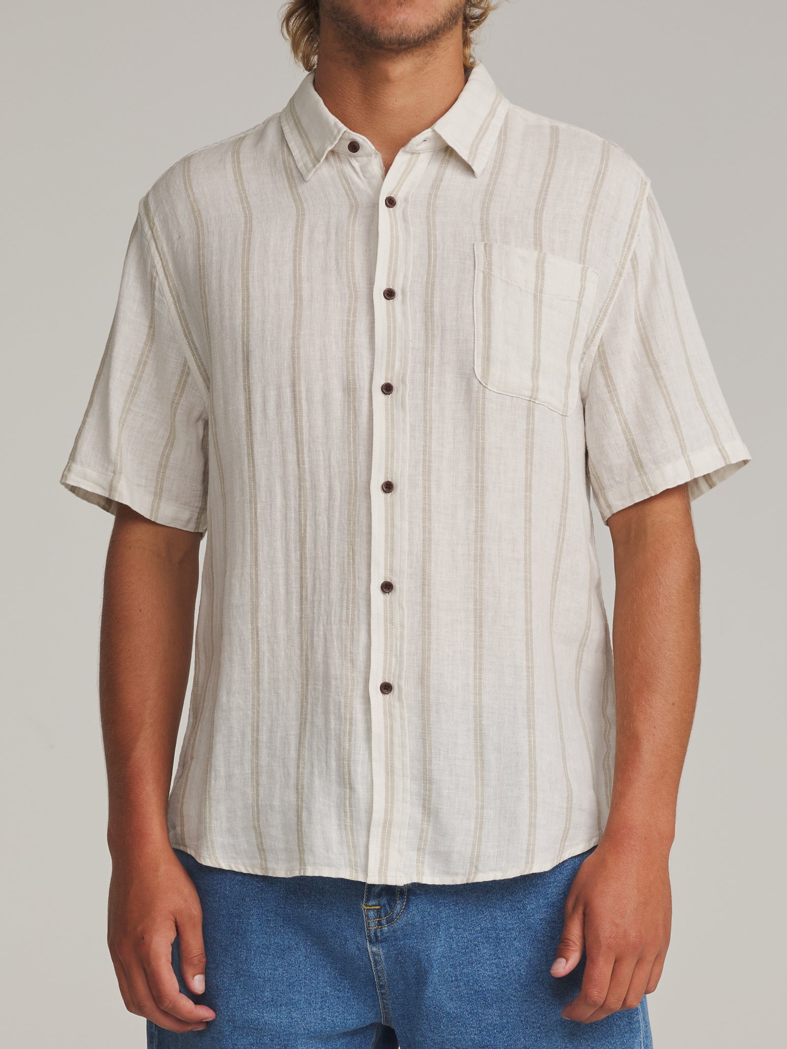 Katin fa26 shirts alan shirt aluminum on model 01 front