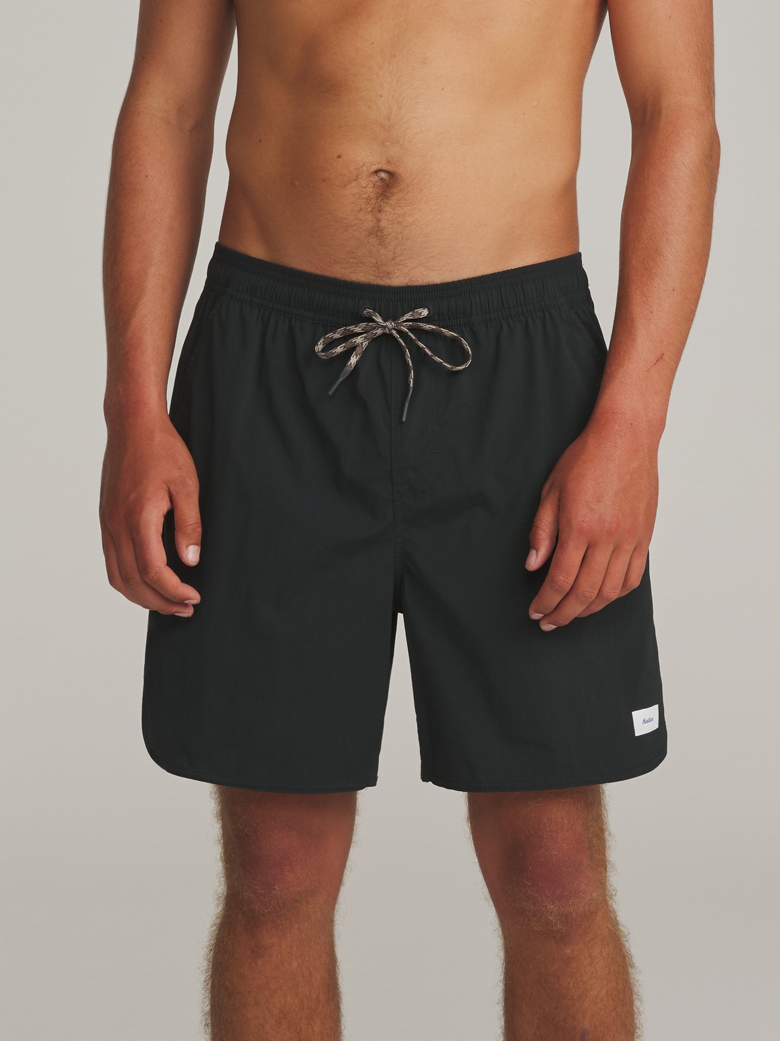 Katin fa26 volleys otg venn volley black on model 01 front