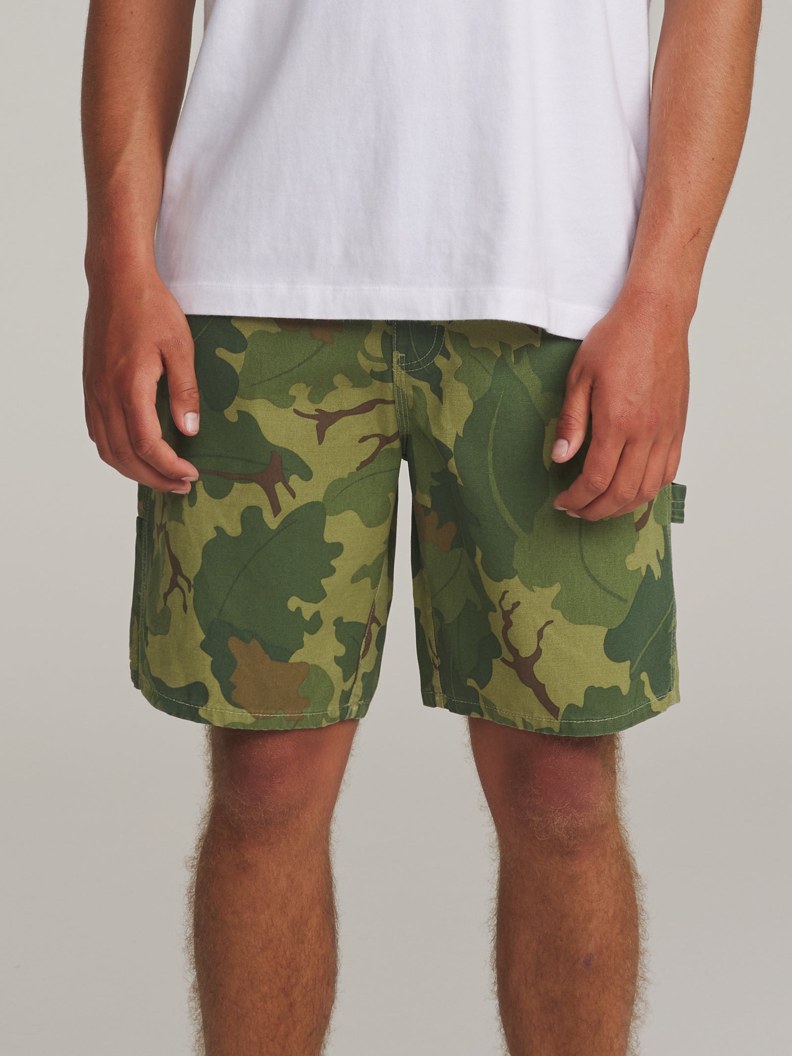 Katin fa26 walkshorts stanley short camo on model 01 front