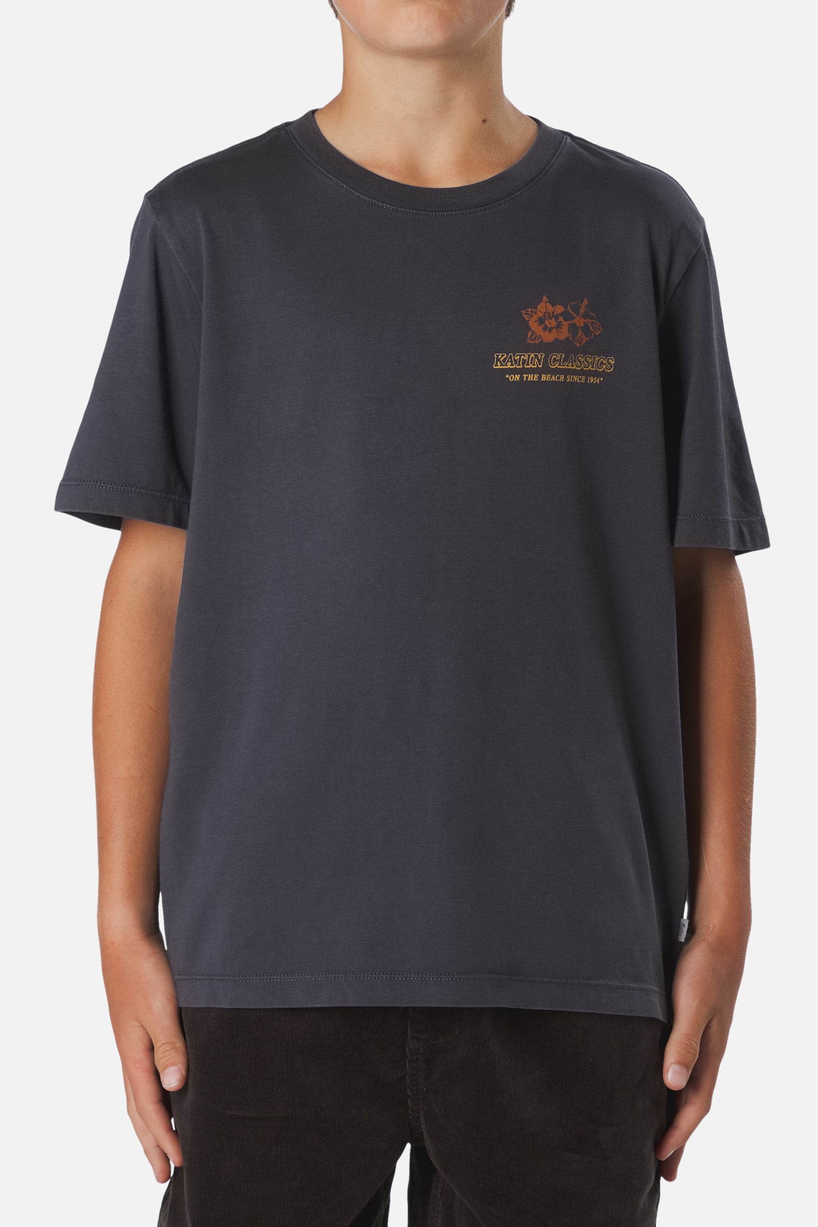 Katin su26 boys ss tee boys repose tee polar navy vintage wash on model front